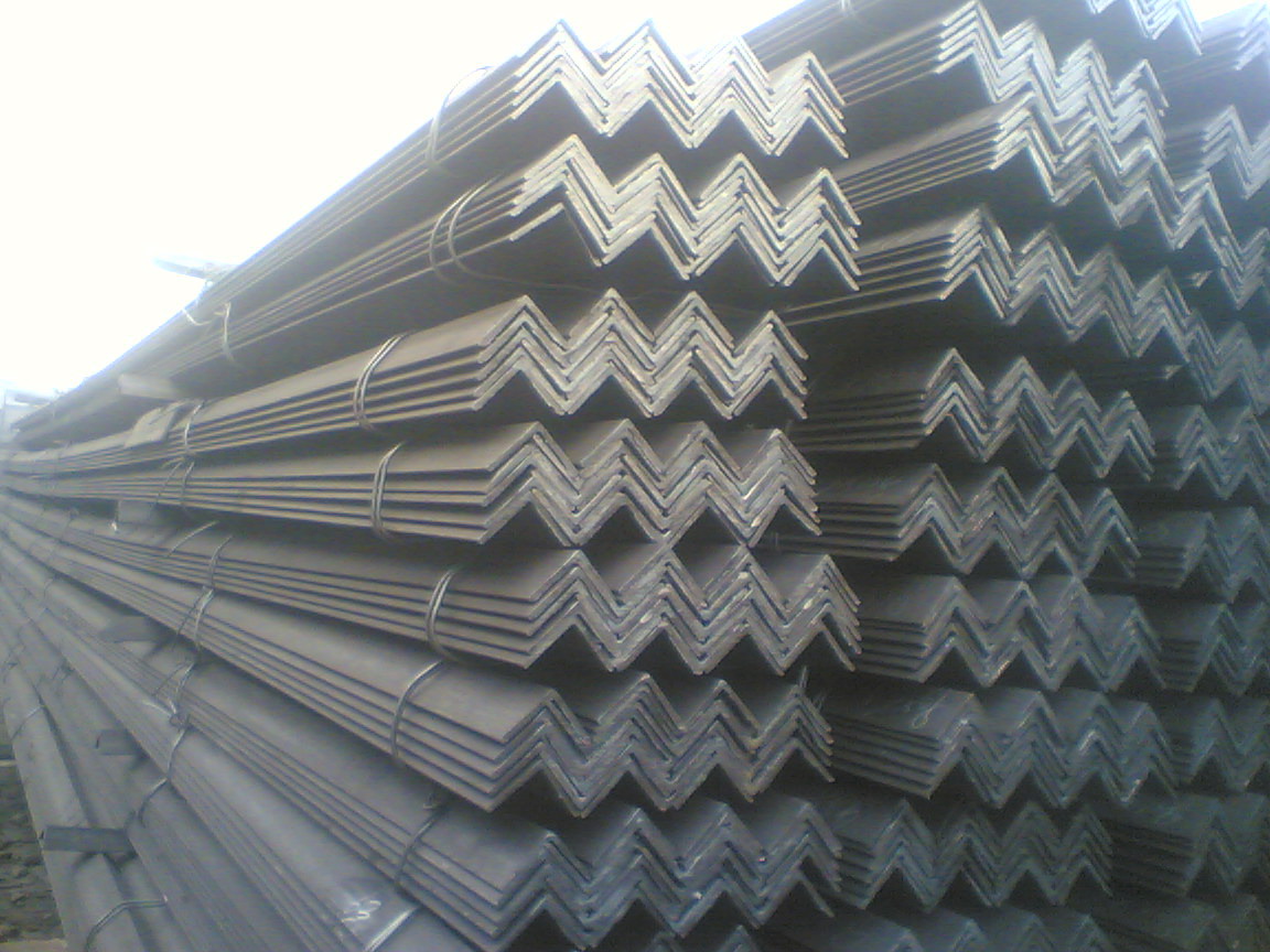 Thép V 30 x 30 x 3 x 6m